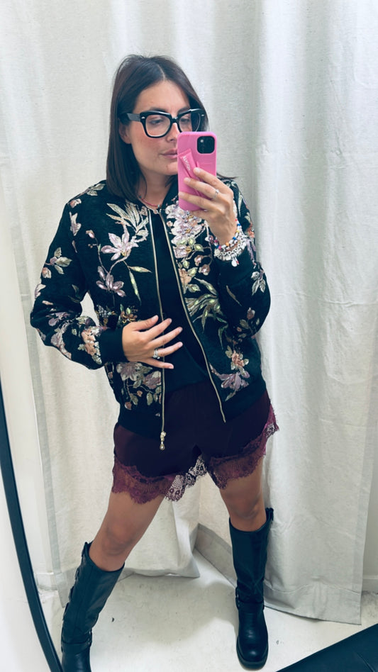 Bomber flower