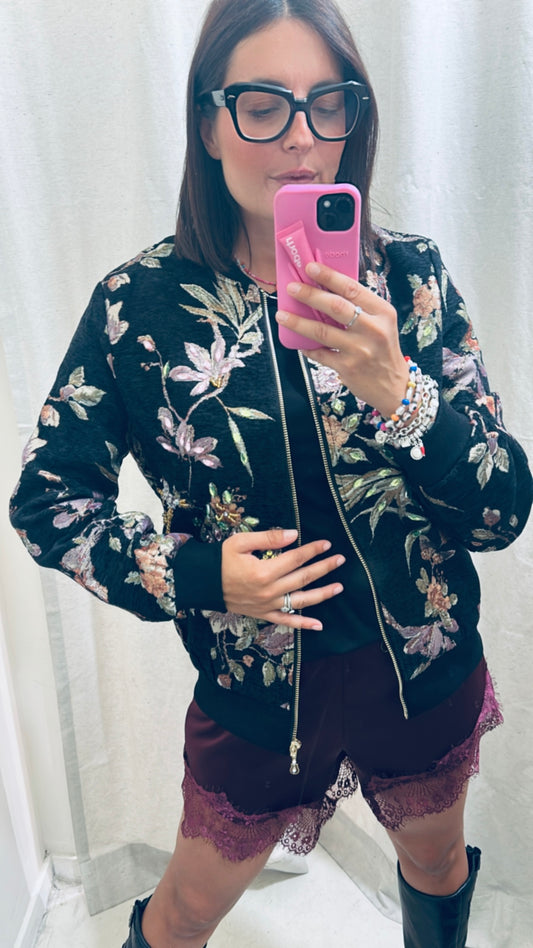Bomber flower